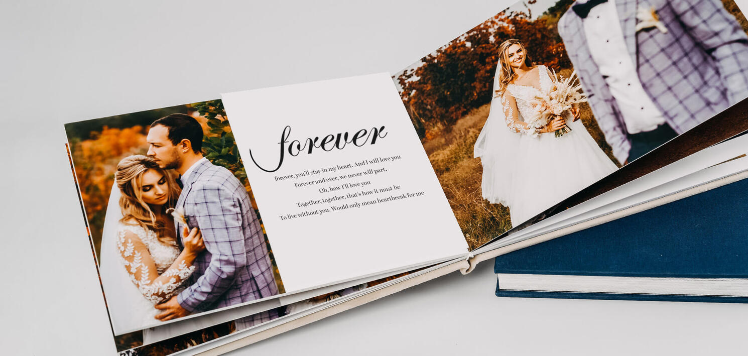 The Online Designer is a simple tool that allows you to efficiently design a photo album